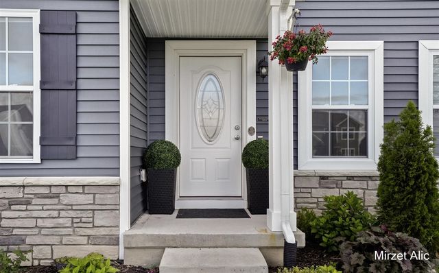 8748 Prairie Stone Drive, Byron Center, MI 49315