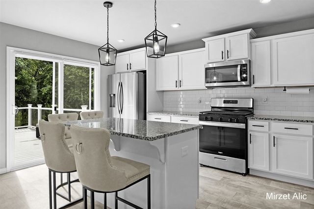 8748 Prairie Stone Drive, Byron Center, MI 49315