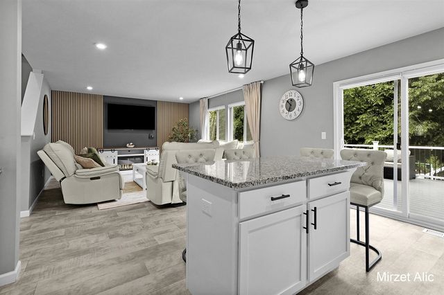8748 Prairie Stone Drive, Byron Center, MI 49315