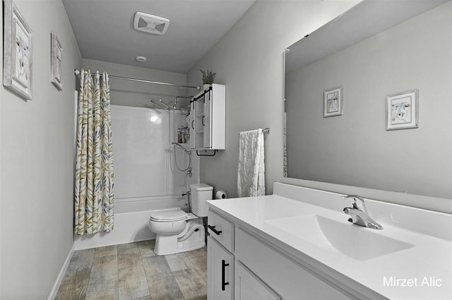 8748 Prairie Stone Drive, Byron Center, MI 49315