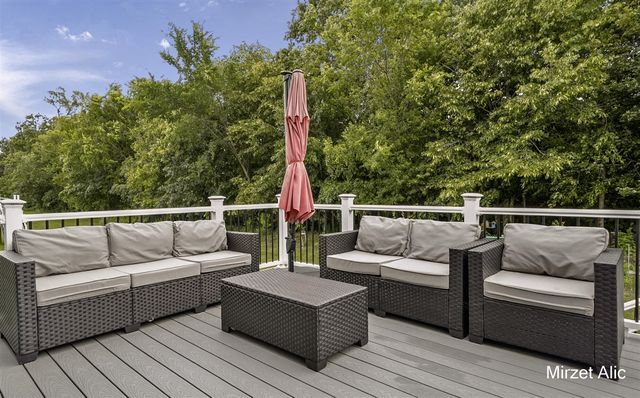 8748 Prairie Stone Drive, Byron Center, MI 49315