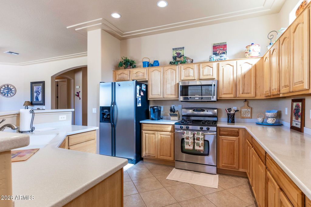 Image 11 of property listing at 923 W CROOKED STICK Drive, Casa Grande, AZ 85122