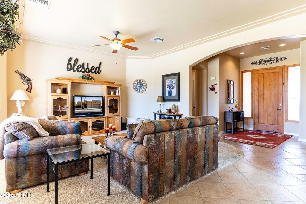 Image 15 of property listing at 923 W CROOKED STICK Drive, Casa Grande, AZ 85122