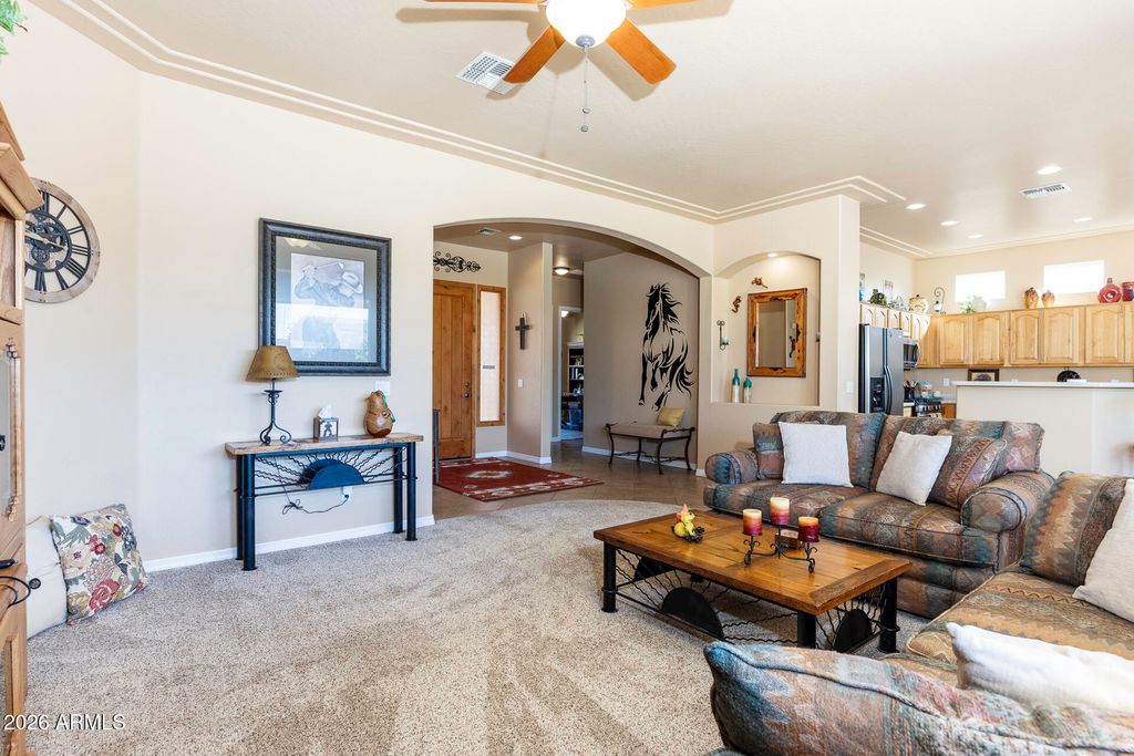 Image 17 of property listing at 923 W CROOKED STICK Drive, Casa Grande, AZ 85122