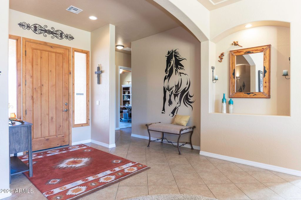 Image 6 of property listing at 923 W CROOKED STICK Drive, Casa Grande, AZ 85122