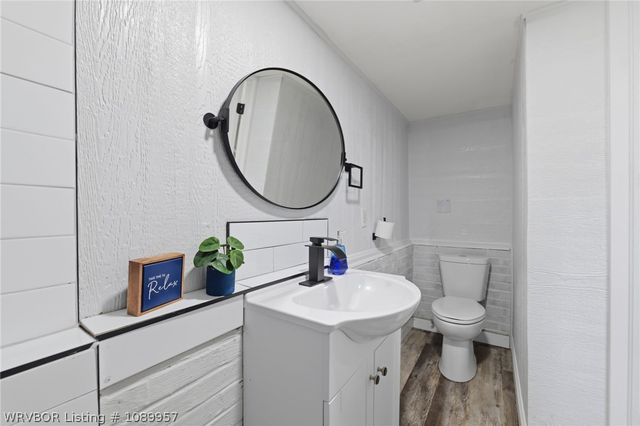 2400 Birnie Avenue, Fort Smith, AR 72904