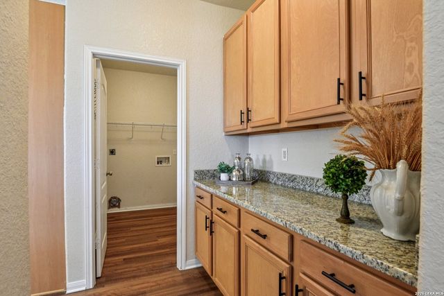 530 Mesa Loop, San Antonio, TX 78258