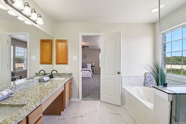 530 Mesa Loop, San Antonio, TX 78258