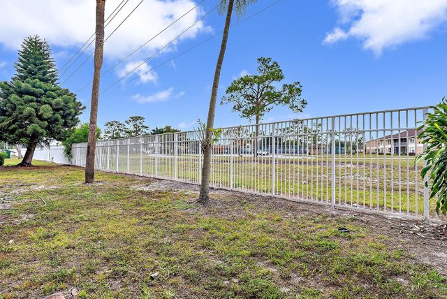 6120 NE Forest Hill Boulevard 103, West Palm Beach, FL 33415