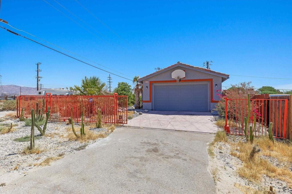 17080 Covey St, North Palm Springs, CA 92258