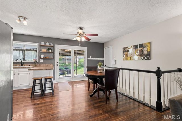 6339 Treehouse Trail, St Louis, MO 63129
