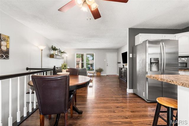 6339 Treehouse Trail, St Louis, MO 63129