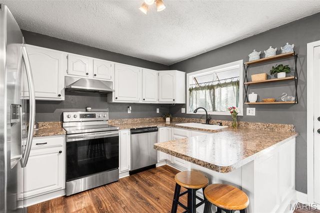 6339 Treehouse Trail, St Louis, MO 63129