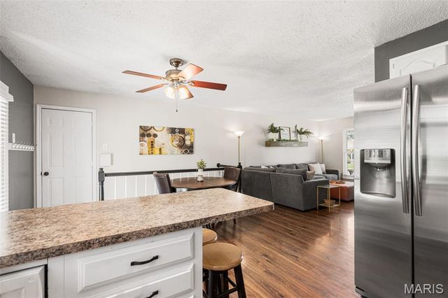 6339 Treehouse Trail, St Louis, MO 63129