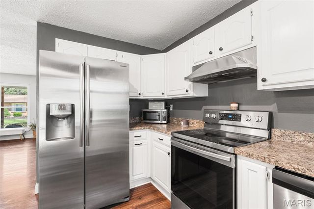 6339 Treehouse Trail, St Louis, MO 63129