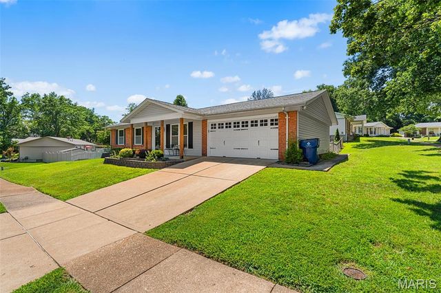 6339 Treehouse Trail, St Louis, MO 63129