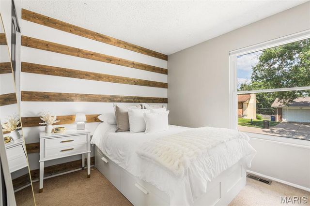 6339 Treehouse Trail, St Louis, MO 63129