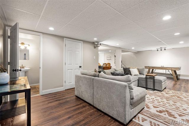6339 Treehouse Trail, St Louis, MO 63129