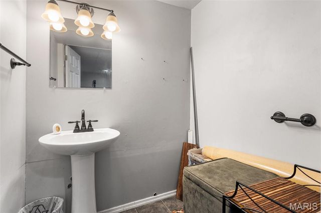 6339 Treehouse Trail, St Louis, MO 63129