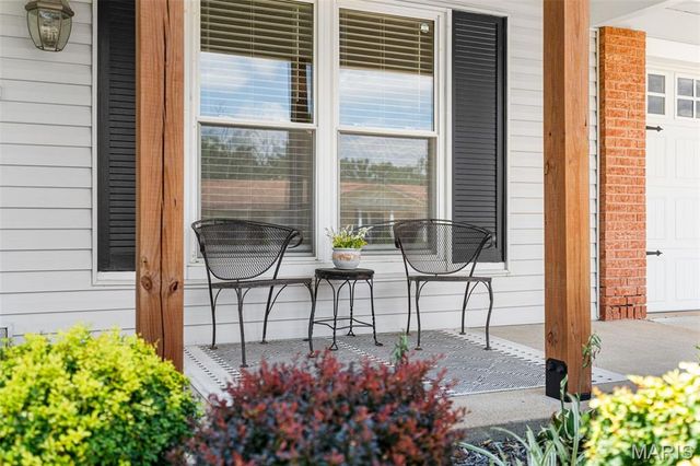 6339 Treehouse Trail, St Louis, MO 63129