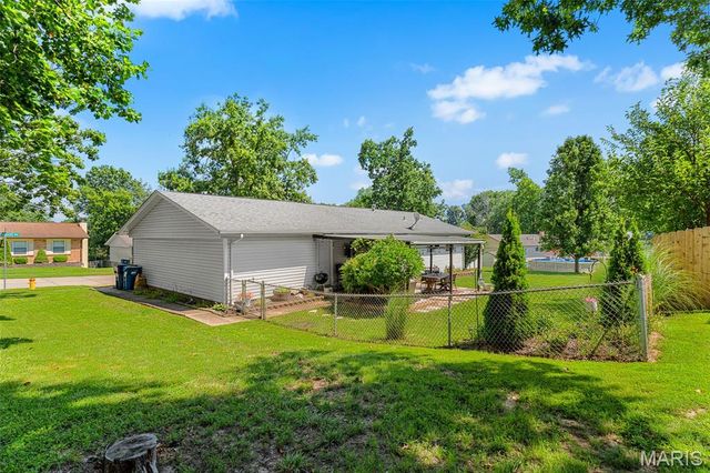 6339 Treehouse Trail, St Louis, MO 63129