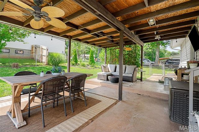 6339 Treehouse Trail, St Louis, MO 63129