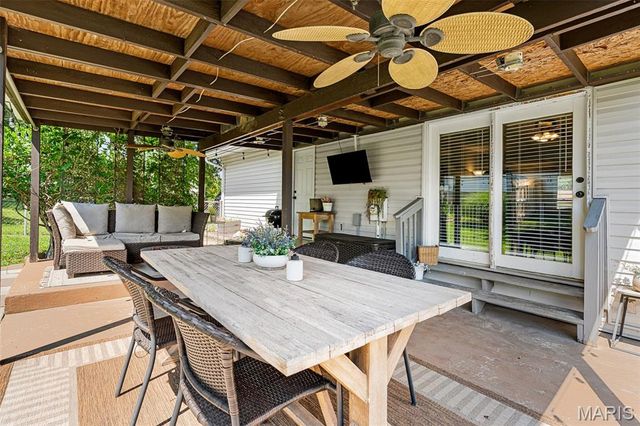 6339 Treehouse Trail, St Louis, MO 63129