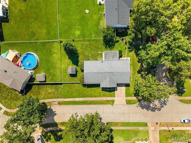 6339 Treehouse Trail, St Louis, MO 63129