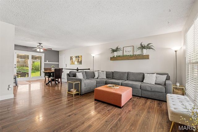 6339 Treehouse Trail, St Louis, MO 63129
