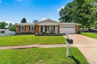6339 Treehouse Trail, St Louis, MO 63129