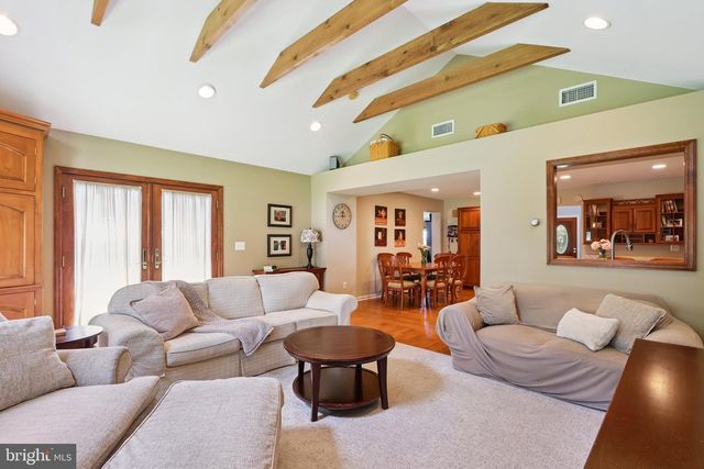 313 HALE ST, Pennington, NJ 08534
