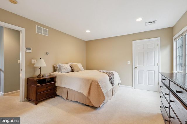 313 HALE ST, Pennington, NJ 08534