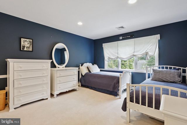 313 HALE ST, Pennington, NJ 08534