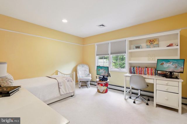 313 HALE ST, Pennington, NJ 08534