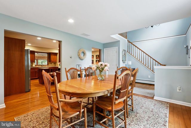 313 HALE ST, Pennington, NJ 08534