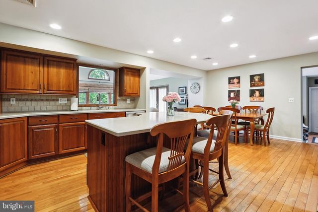 313 HALE ST, Pennington, NJ 08534