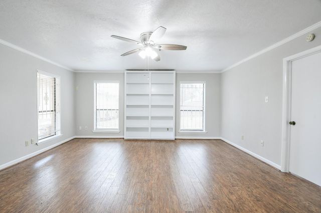 6303 Heatherbloom Drive, Houston, TX 77085