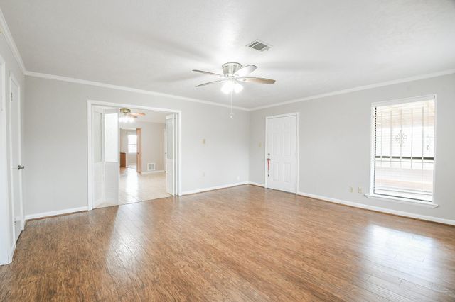 6303 Heatherbloom Drive, Houston, TX 77085