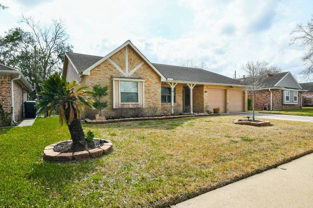 6303 Heatherbloom Drive, Houston, TX 77085