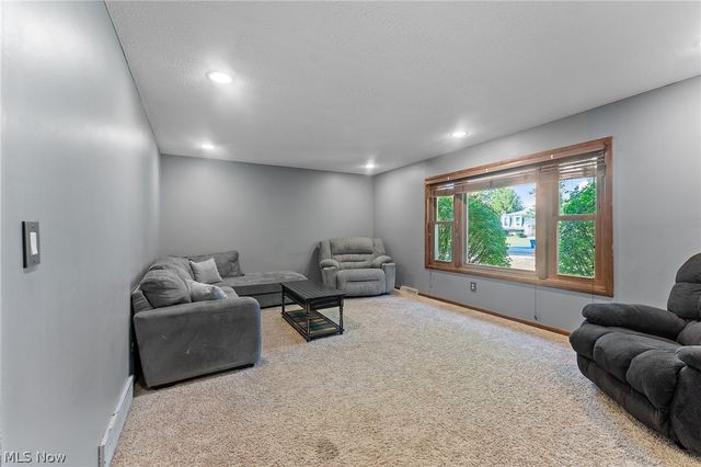4785 Logan Arms Drive, Youngstown, OH 44505