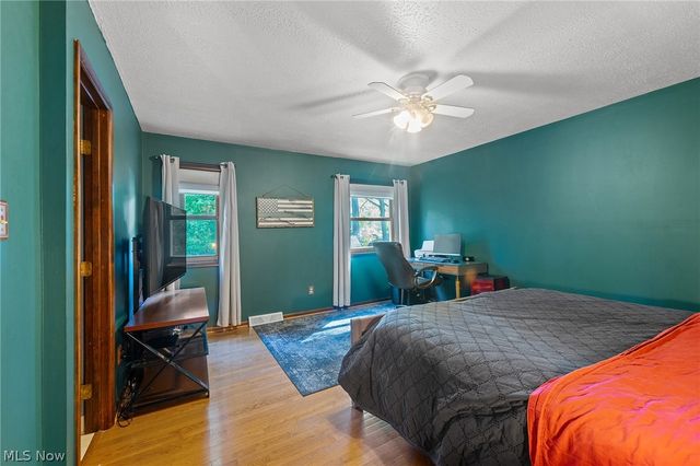 4785 Logan Arms Drive, Youngstown, OH 44505
