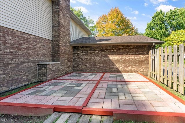 4785 Logan Arms Drive, Youngstown, OH 44505