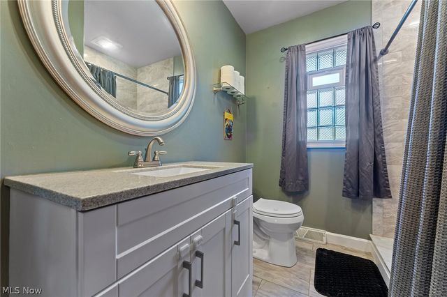 4785 Logan Arms Drive, Youngstown, OH 44505