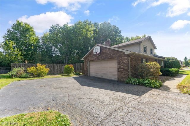 4785 Logan Arms Drive, Youngstown, OH 44505
