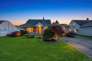 156 Shelter Lane, Levittown, NY 11756