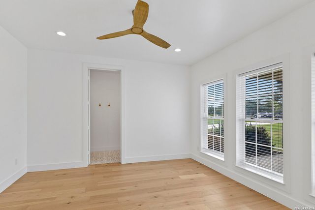 807 WADE RD, New Braunfels, TX 78132