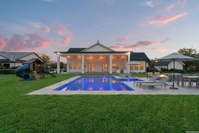 807 WADE RD, New Braunfels, TX 78132