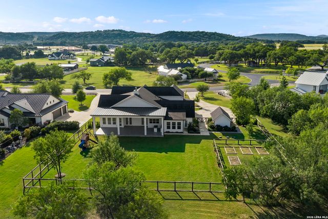 807 WADE RD, New Braunfels, TX 78132