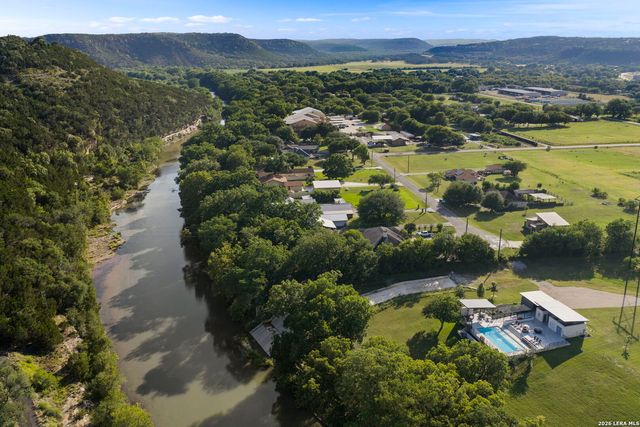 807 WADE RD, New Braunfels, TX 78132