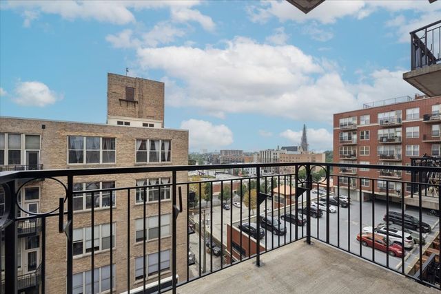 6 S Laflin Street 714, Chicago, IL 60607